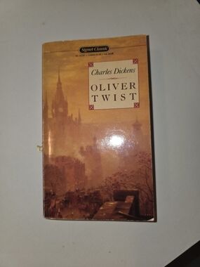 Charles Dickens Oliver Twist - Orange Cover